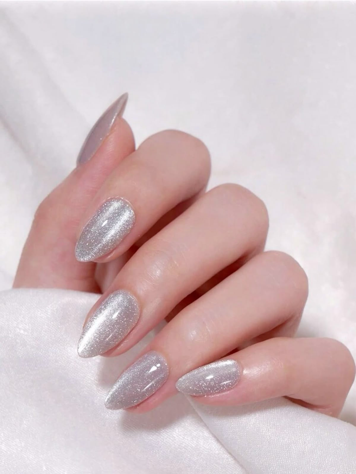 SILVER CAT EYED ALMOND SHAPE PRESS ON NAILS