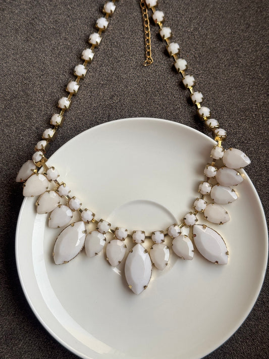 B223 FANCY WHITE NECKLACE