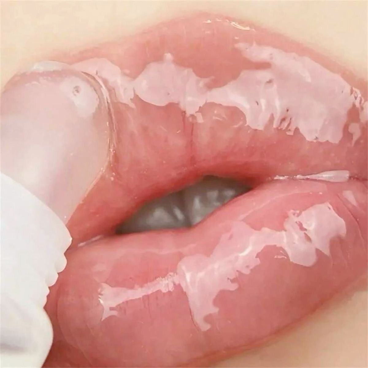 MAX STRAWBERRY GLOSS