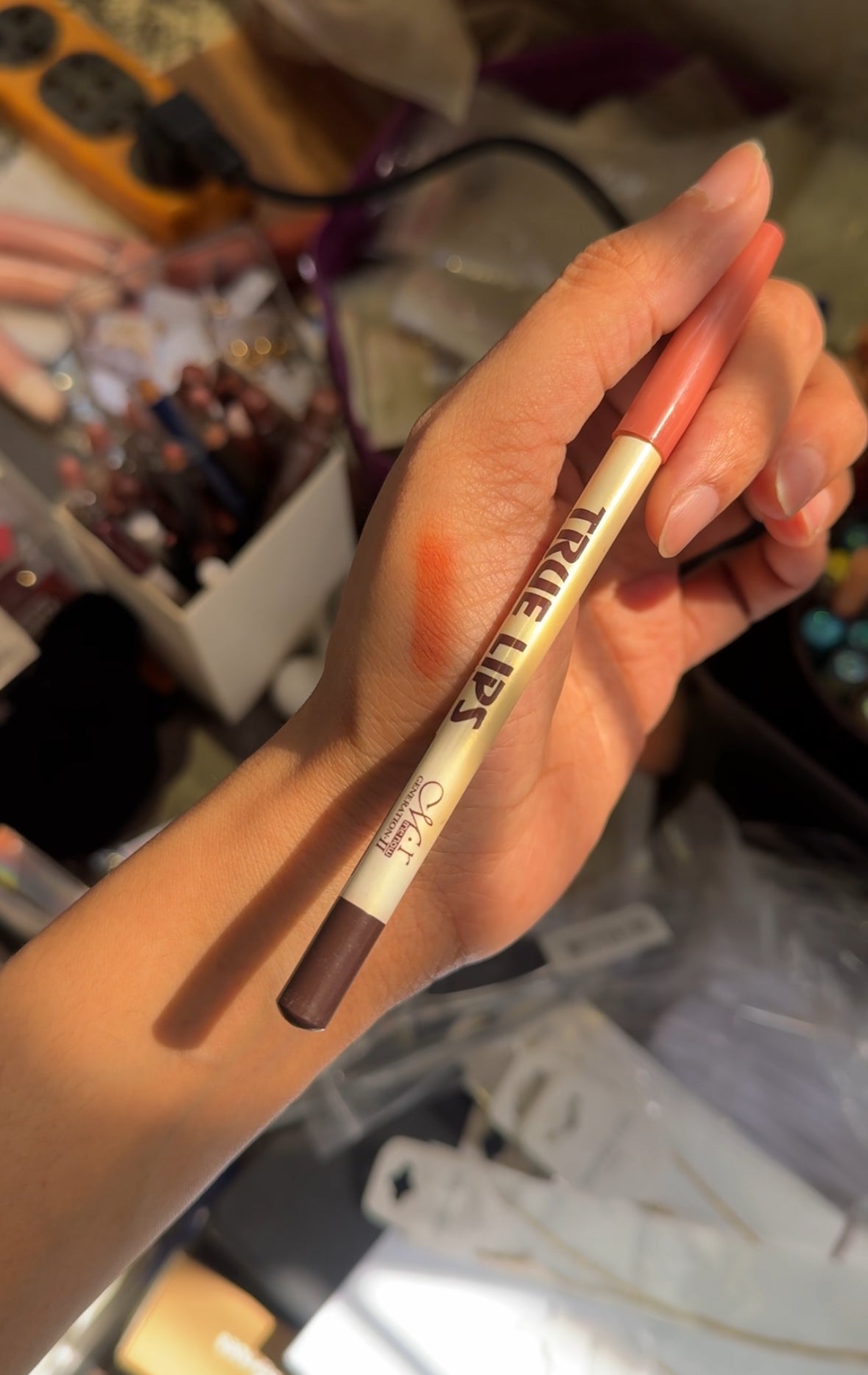 TRU LIPS PEACHY BROWN LIP LINER 🍑