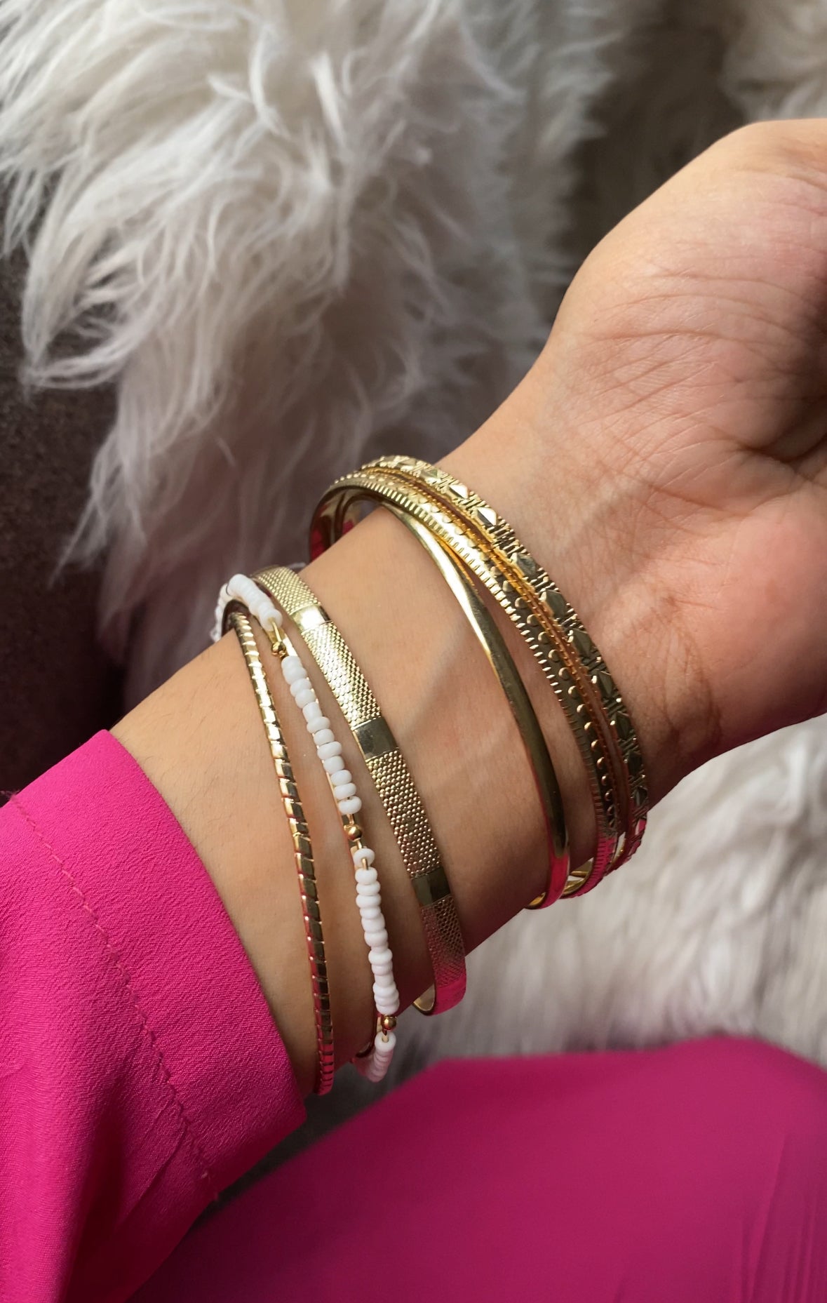 F17 GOLDEN AND WHITE BANGLES SET