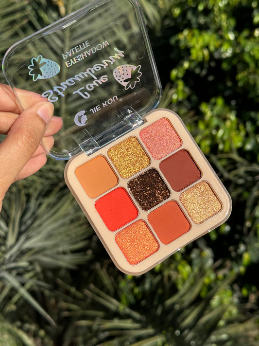 LOVE STRAWBERRY EYESHADOW PALETTE