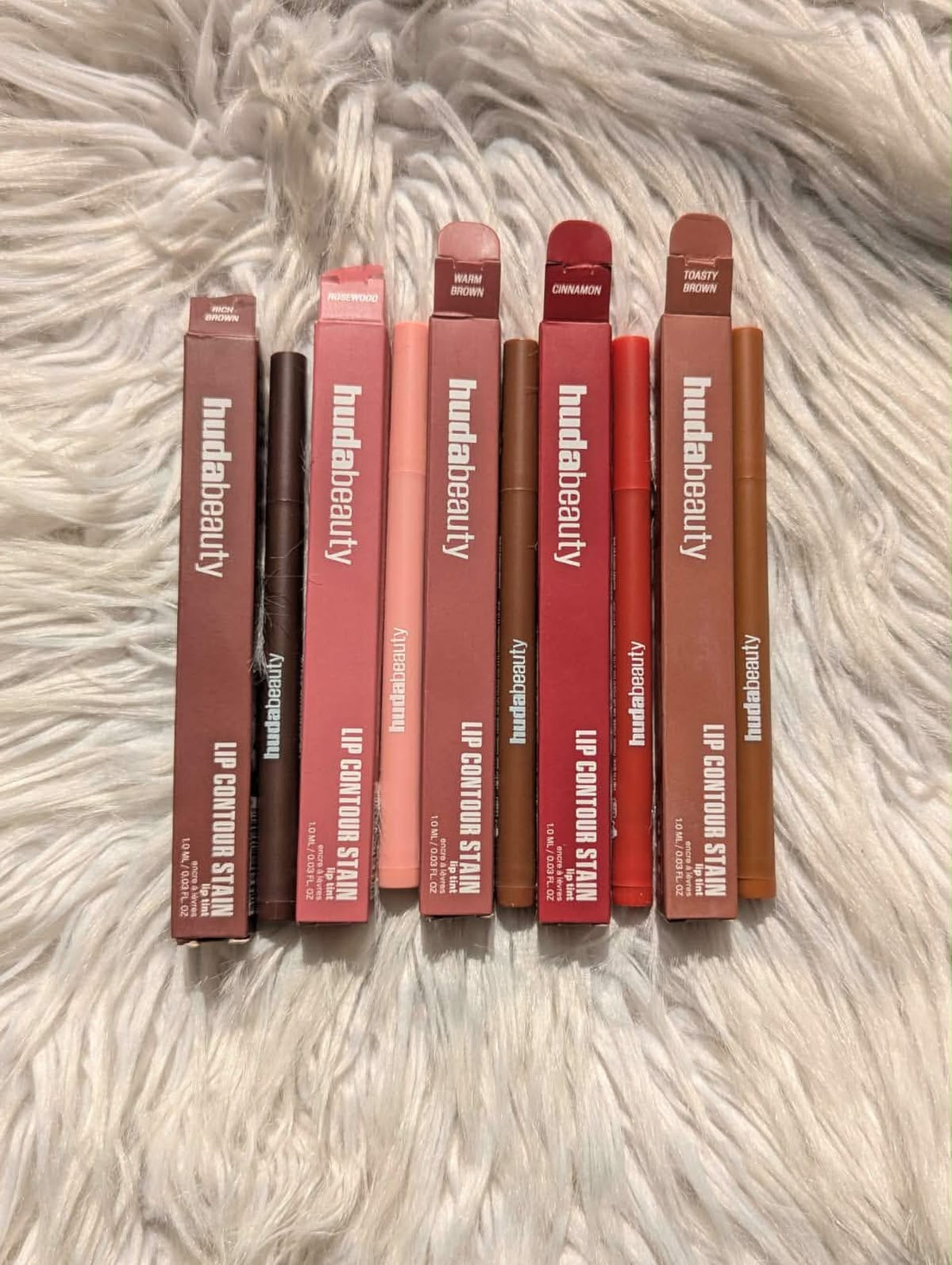 HUDA BEAUTY LIP CONTOUR STAIN