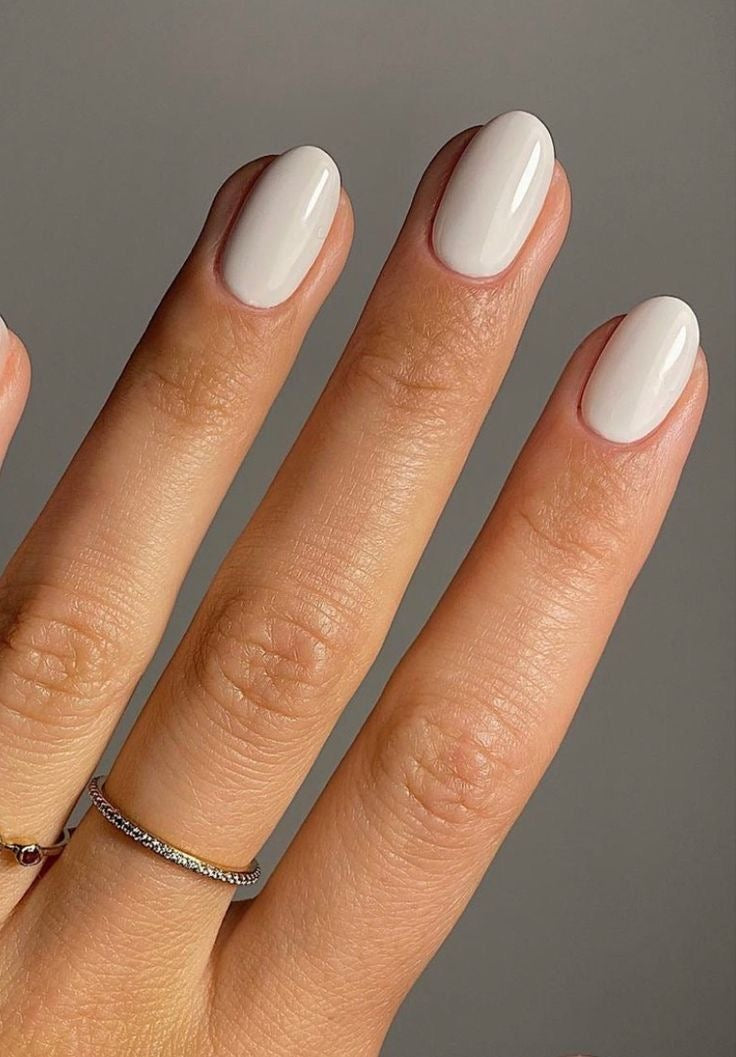 E161 WHITE NAIL COLOR