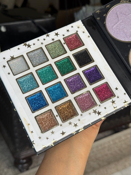 A190 BYS GLITTER EYESHADOW AND HIGHLIGHTER PALETTE