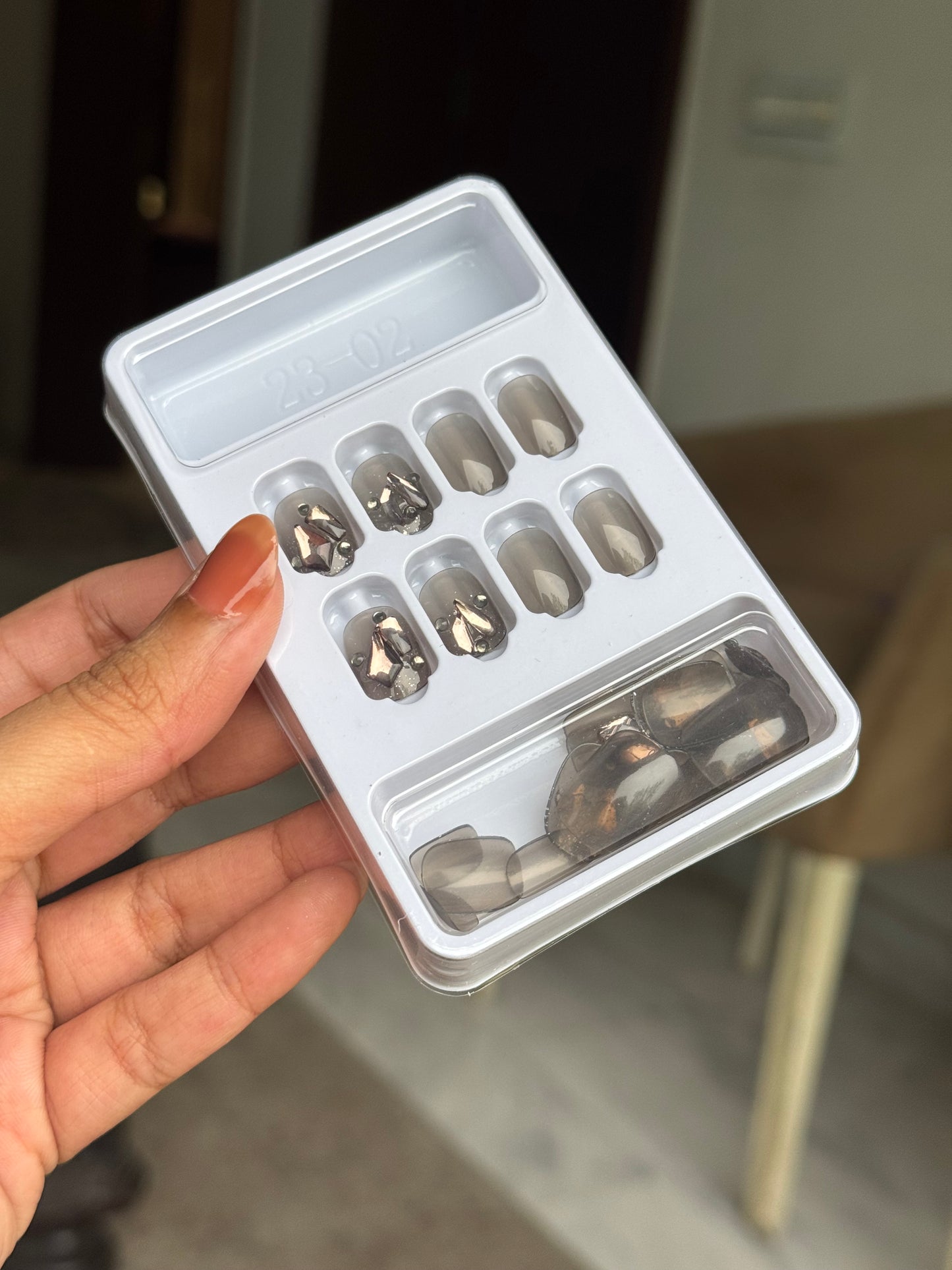 N2 GREY FANCY NAIL SET