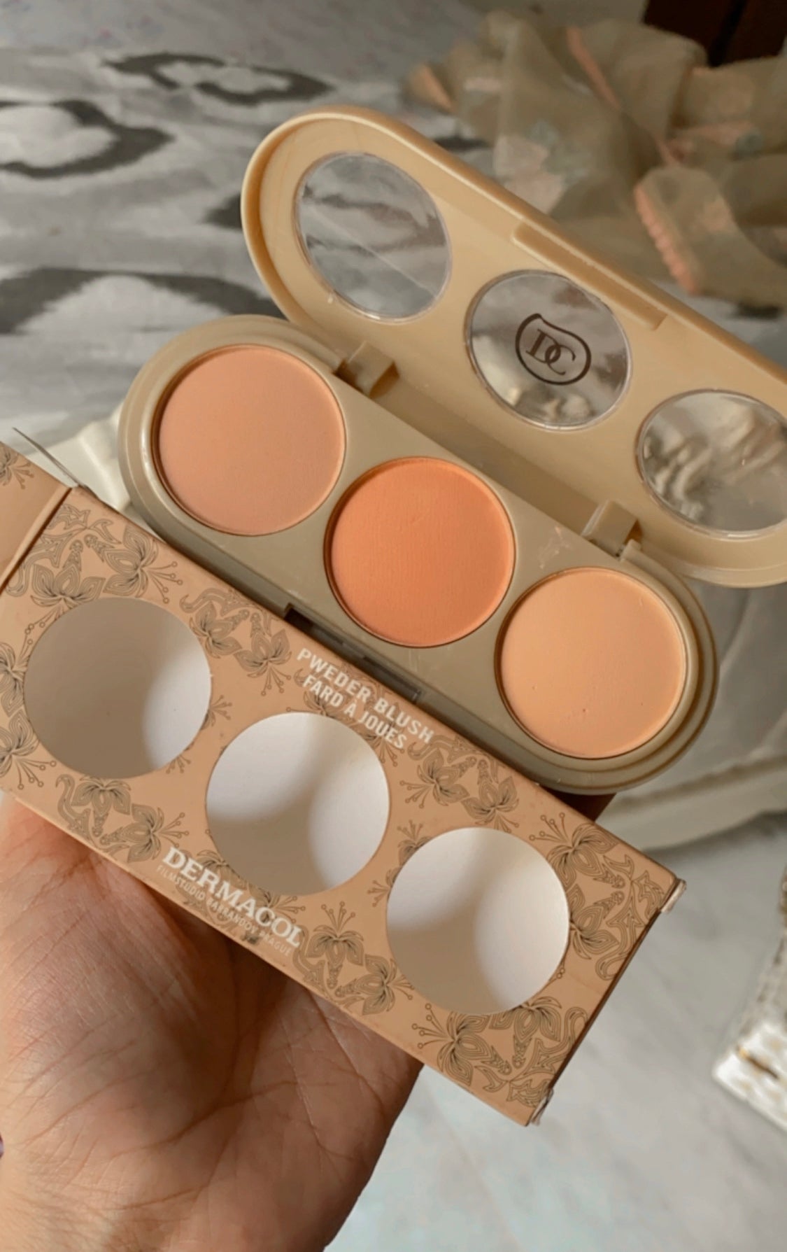DERMACOL POWDERED BLUSH