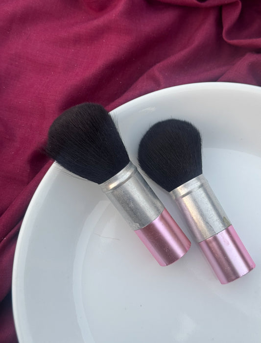 C90 SMALL FLUFFY BRUSH