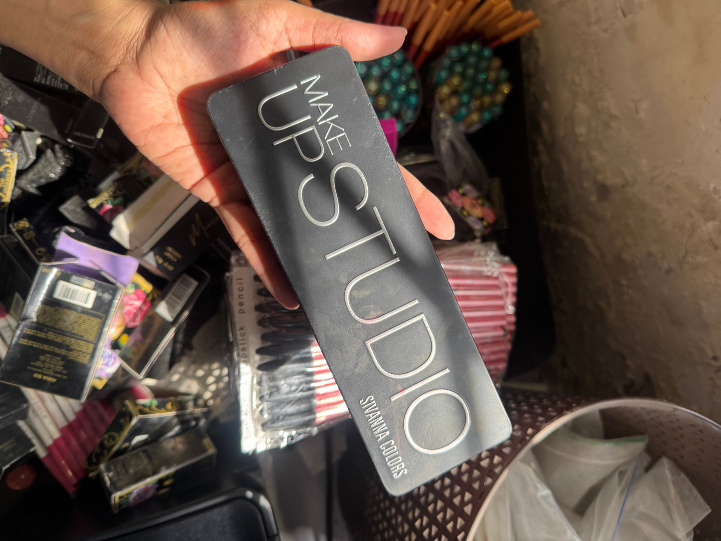 03 MAKEUP STUDIO EYESHADOW PALETTE