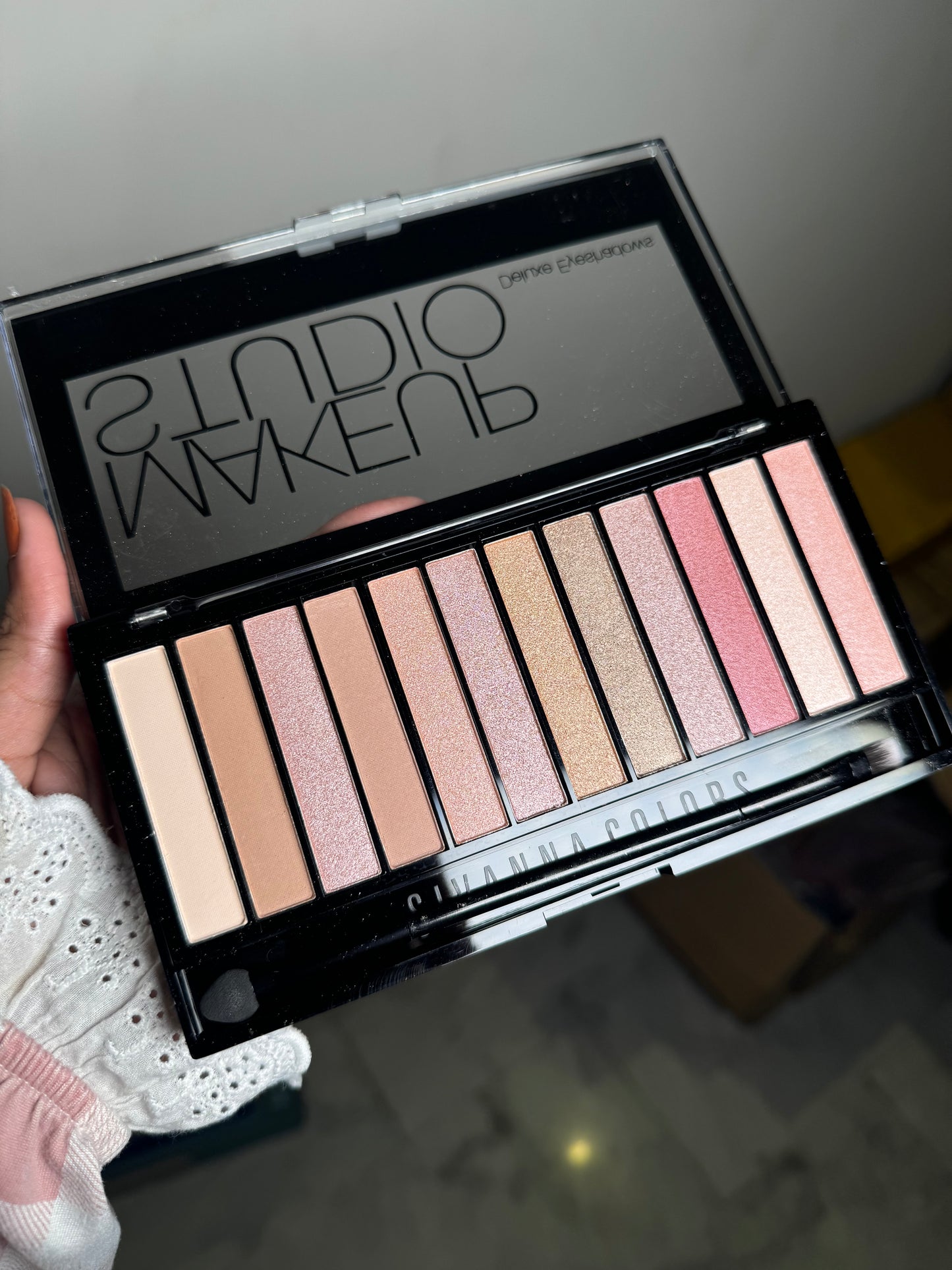 02 DELUXE EYESHADOW PALETTE