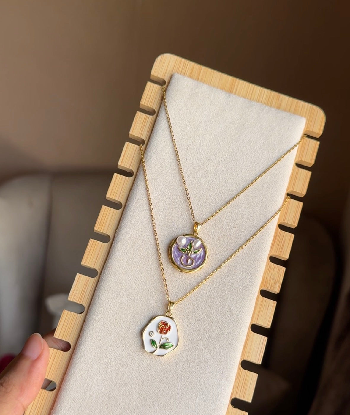 E201 NECKLACE