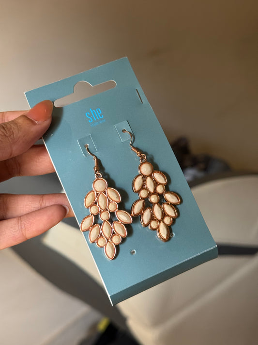 WHITE AND GOLDEN EARRINGS