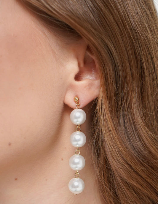 WHITE PEARL EARRINGS