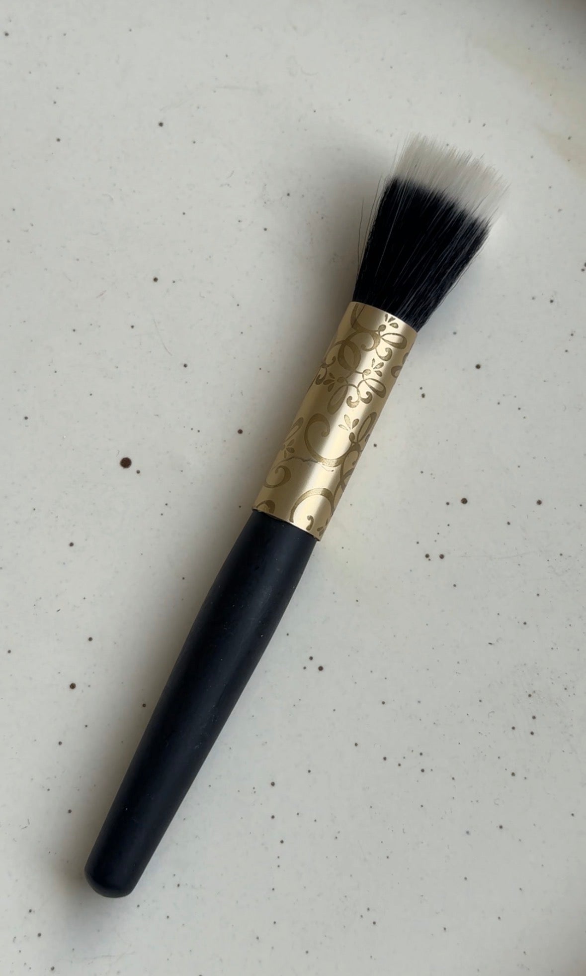 E302 FLAT TOP FOUNDATION BRUSH