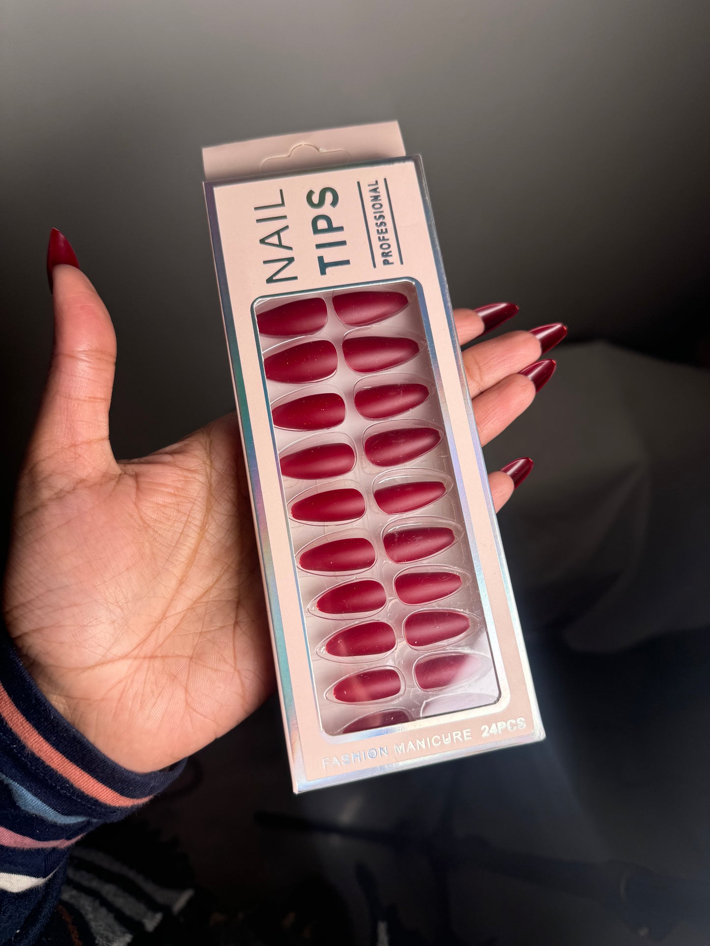 24 PIECES MAROON NAIL SET WITH STICKER SET