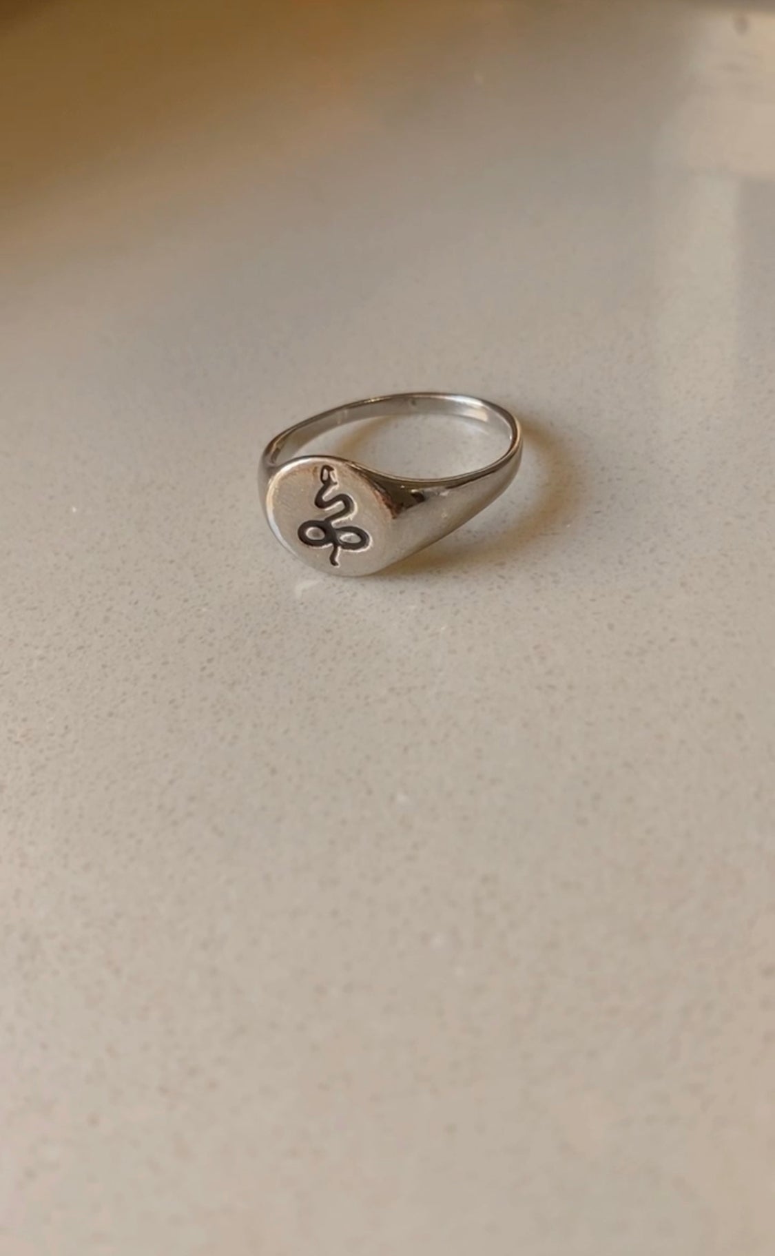 BB05 SIGNET RING