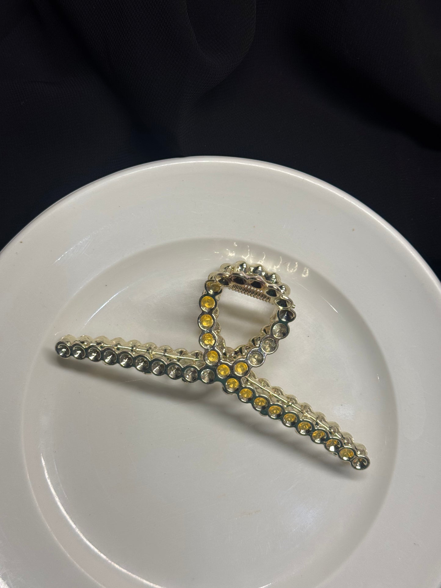 A82 METAL HAIR CLAW