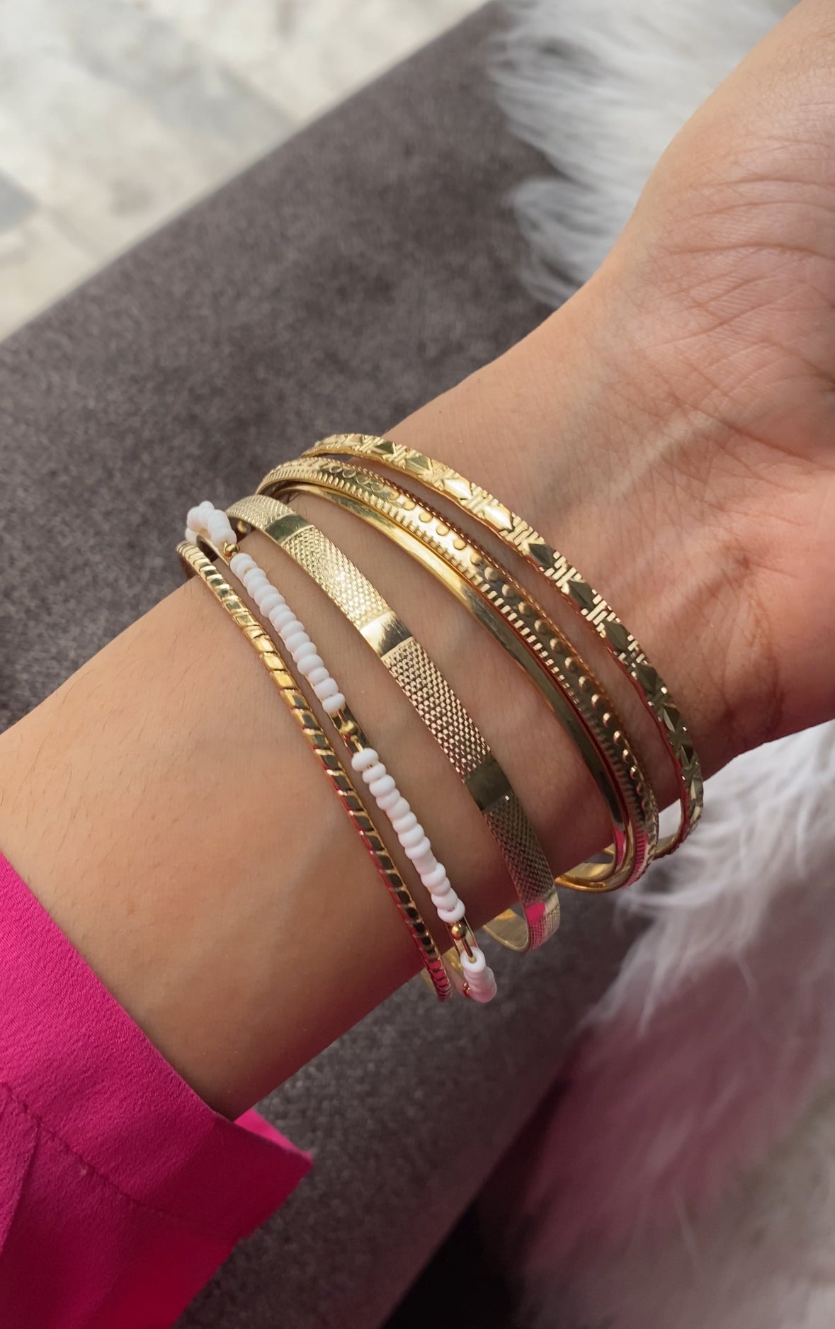 F17 GOLDEN AND WHITE BANGLES SET