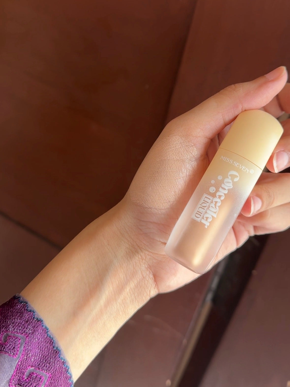 06 MISS SEVEN LIQUID CONCEALER