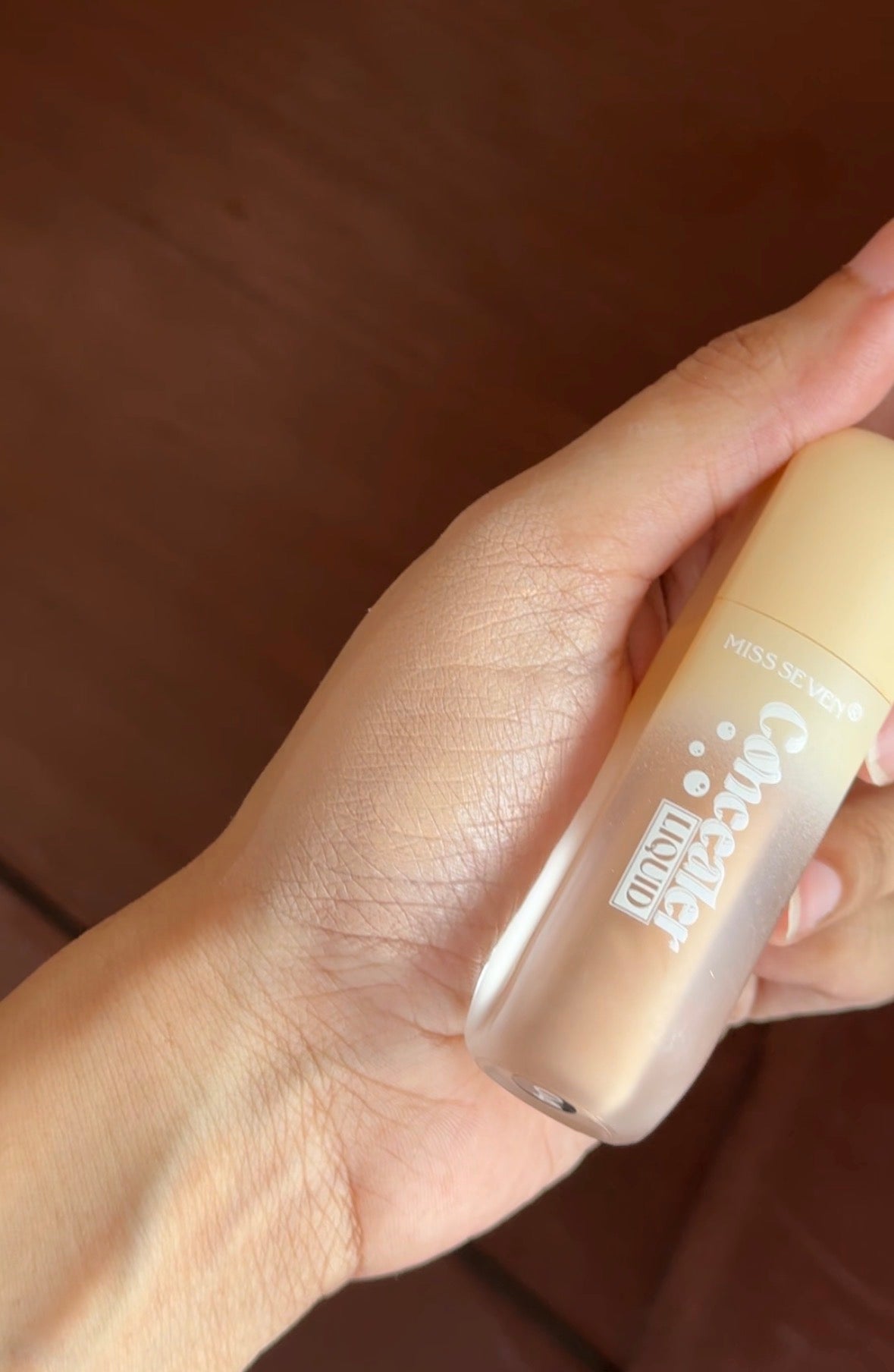 04 MISS SEVEN LIQUID CONCEALER