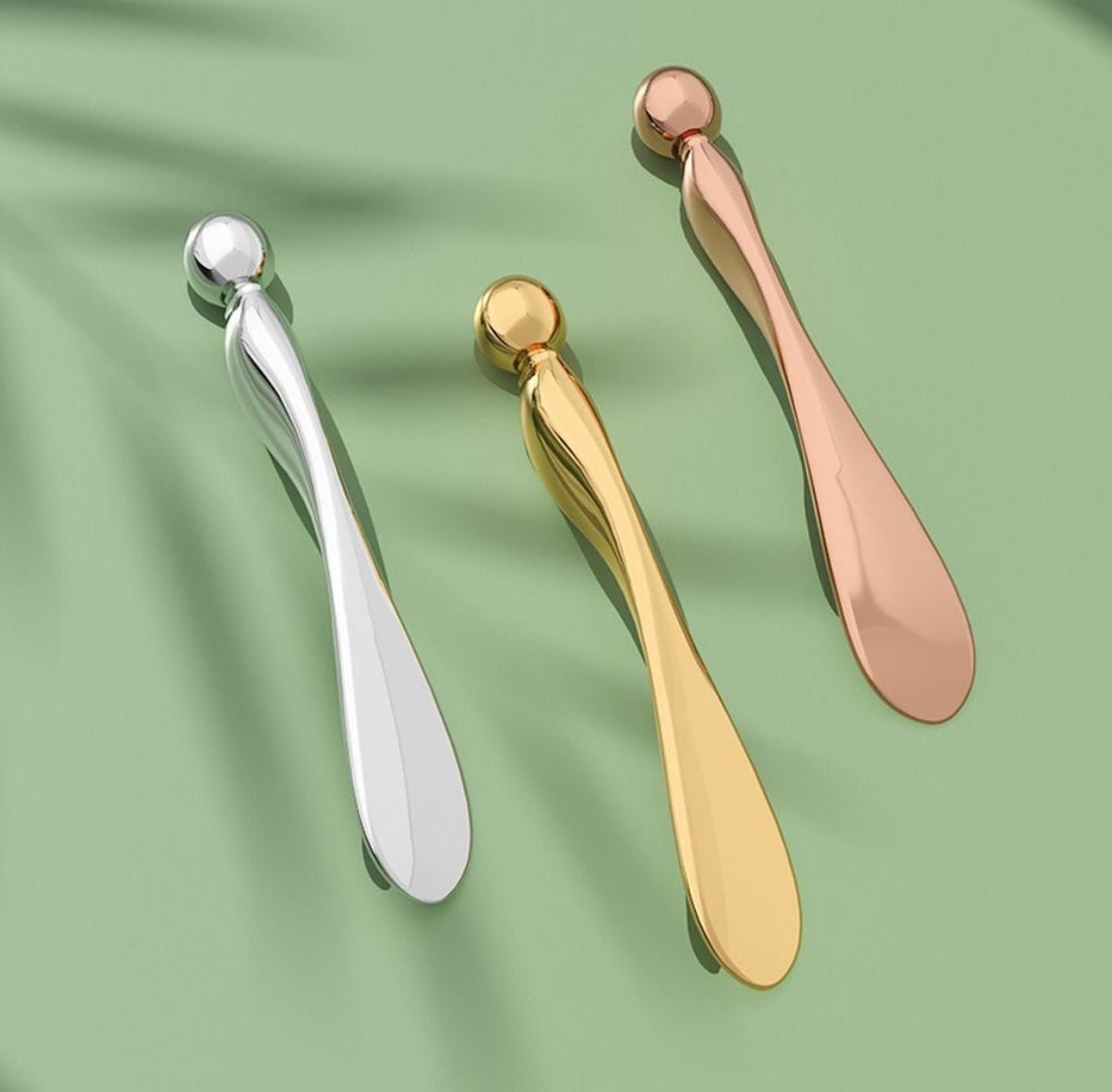 SILVER OLAY EYE ROLLER
