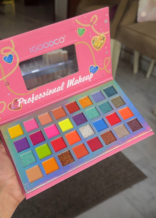 15 DAZZLE CHARM EYESHADOW PALETTE