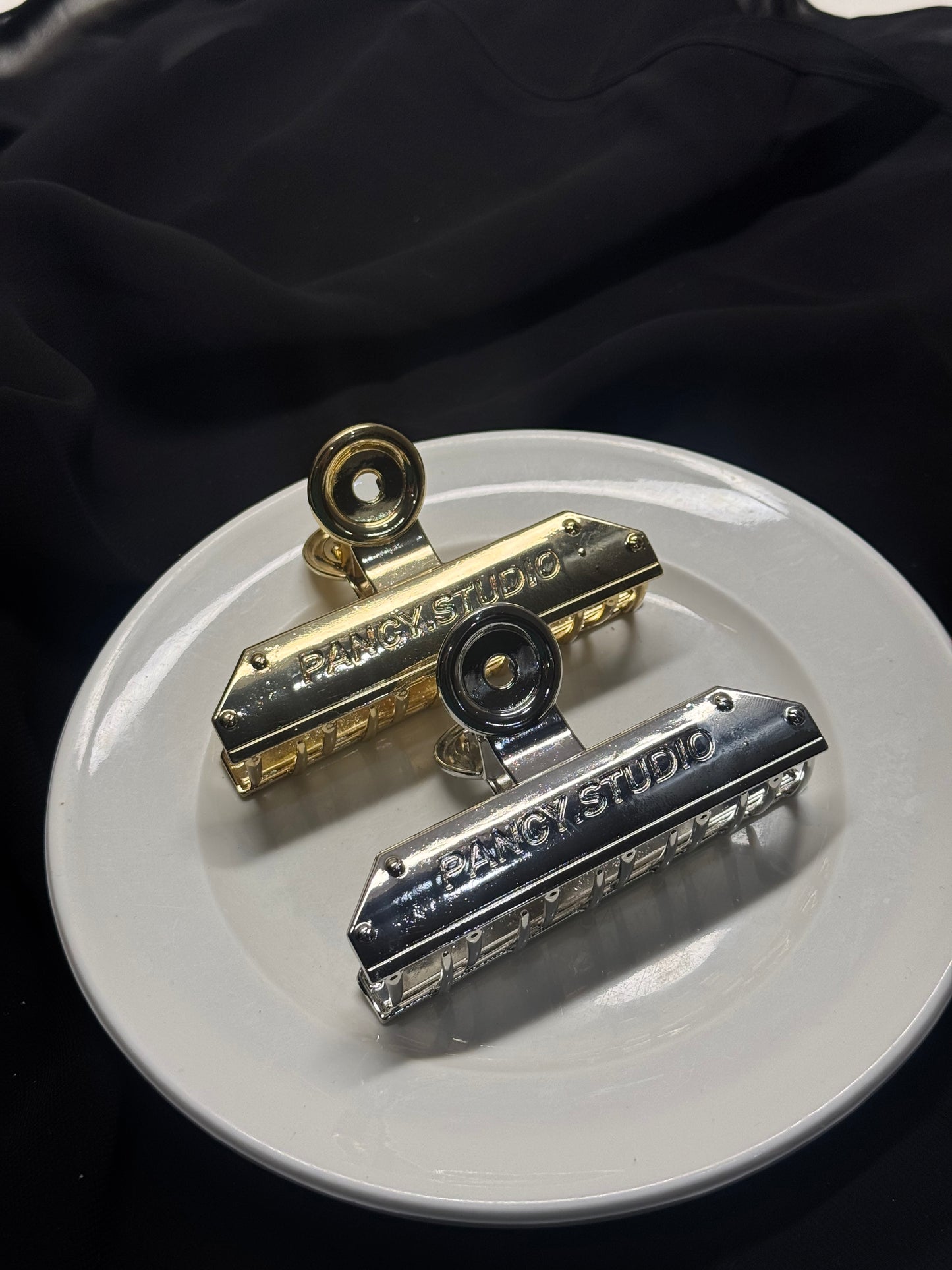 A102 FANCY STUDIO METAL HAIR CLAW
