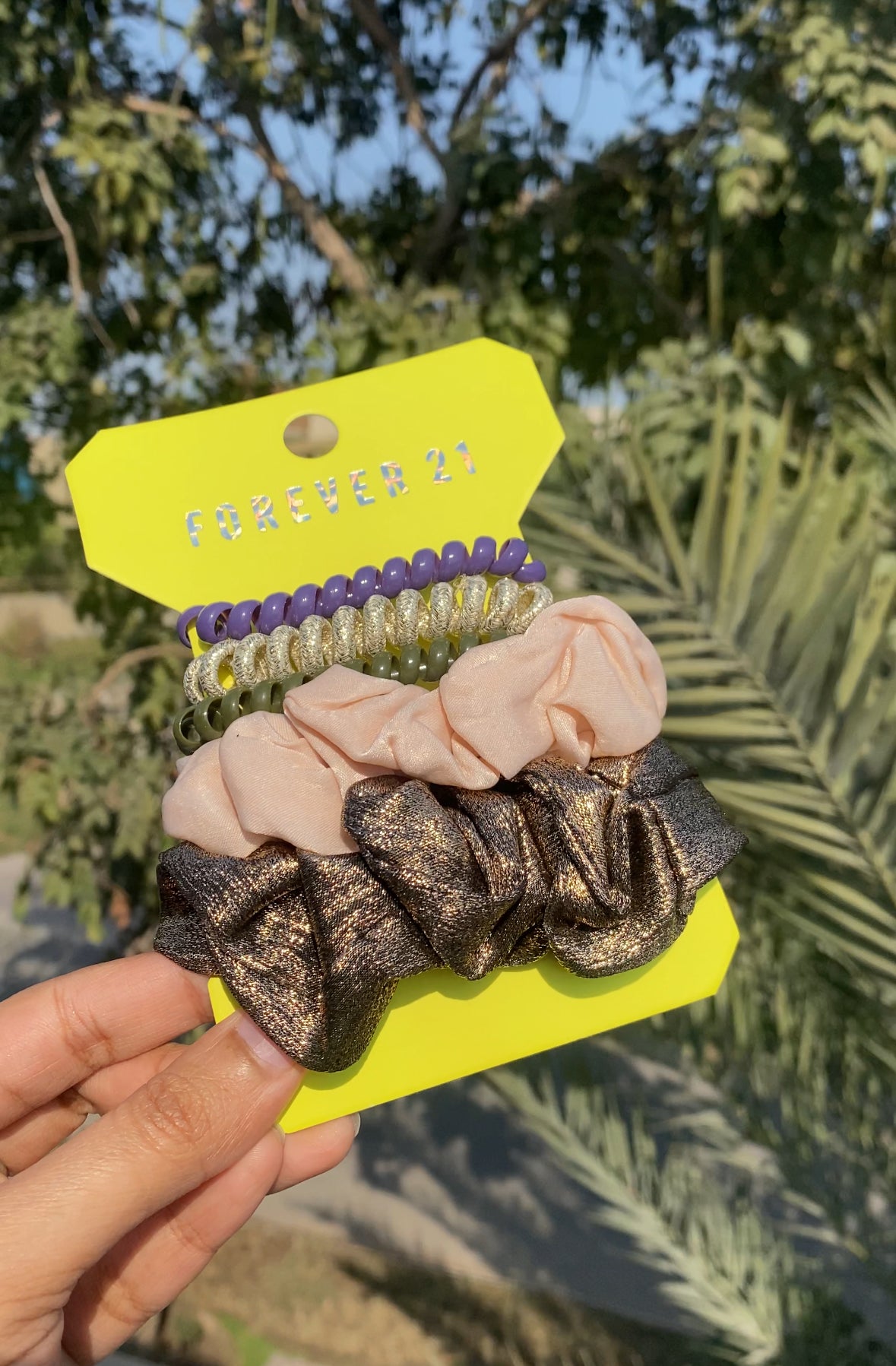 A178 FOREVER 21 SCRUNCHIE SET