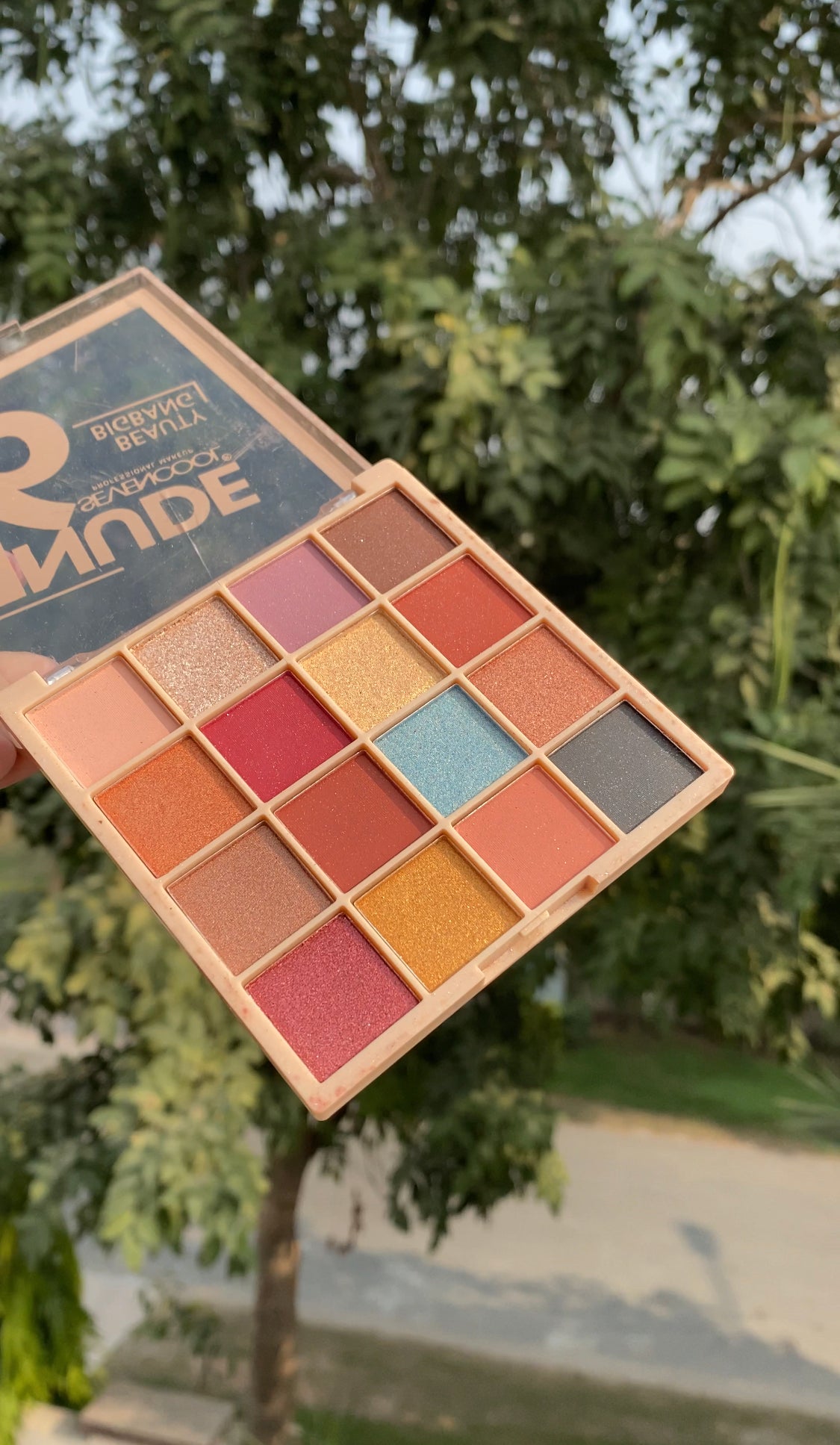 C1 SEVEN COOL EYESHADOW