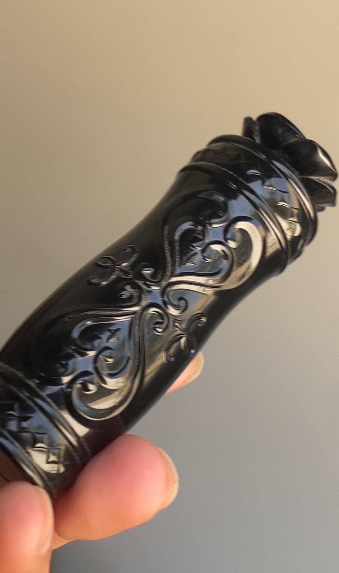 (E) 650 ANNA SUI SHINY LIPSTICK