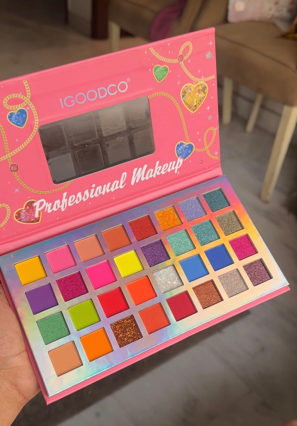 04 DAZZLE CHARM EYESHADOW PALETTE