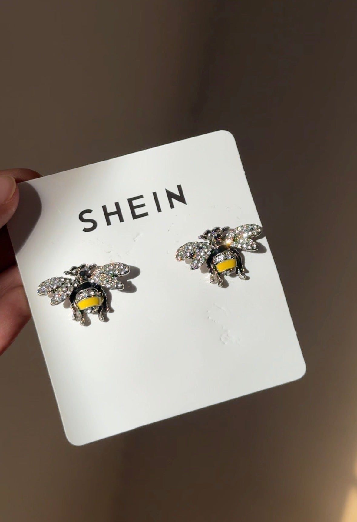 E226 SHEIN BEE FANCY EAR STUDS
