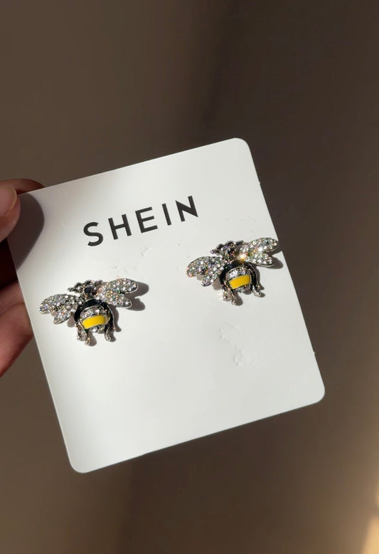 E226 SHEIN BEE FANCY EAR STUDS