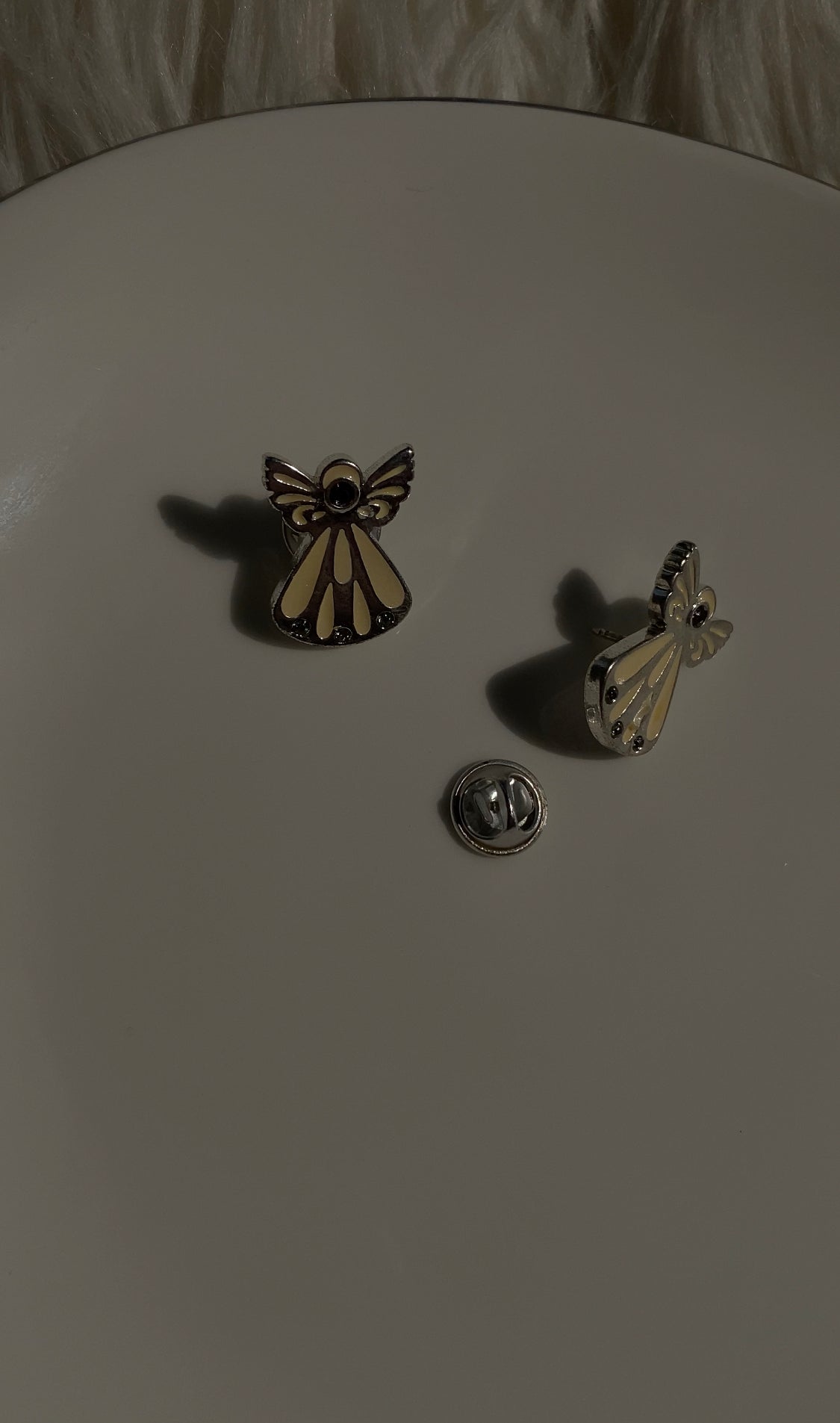 AA233 PIN BADGE BROACH