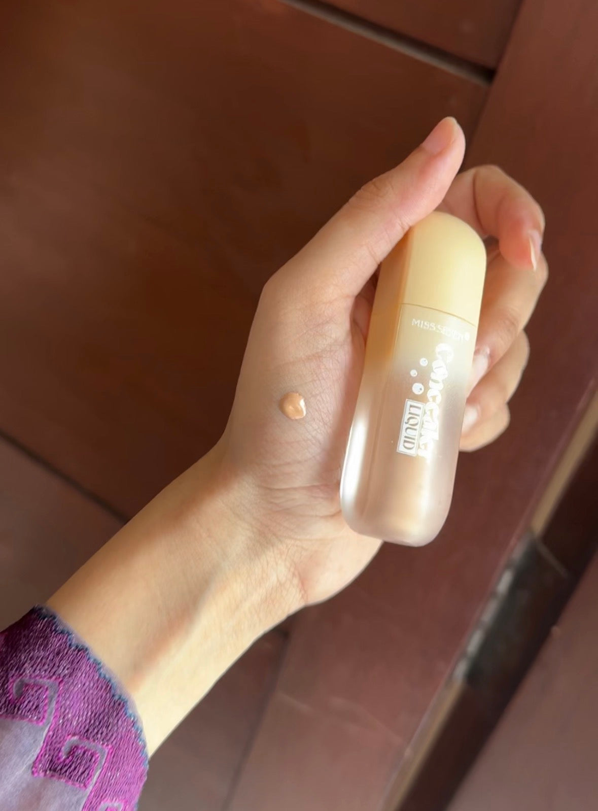 06 MISS SEVEN LIQUID CONCEALER