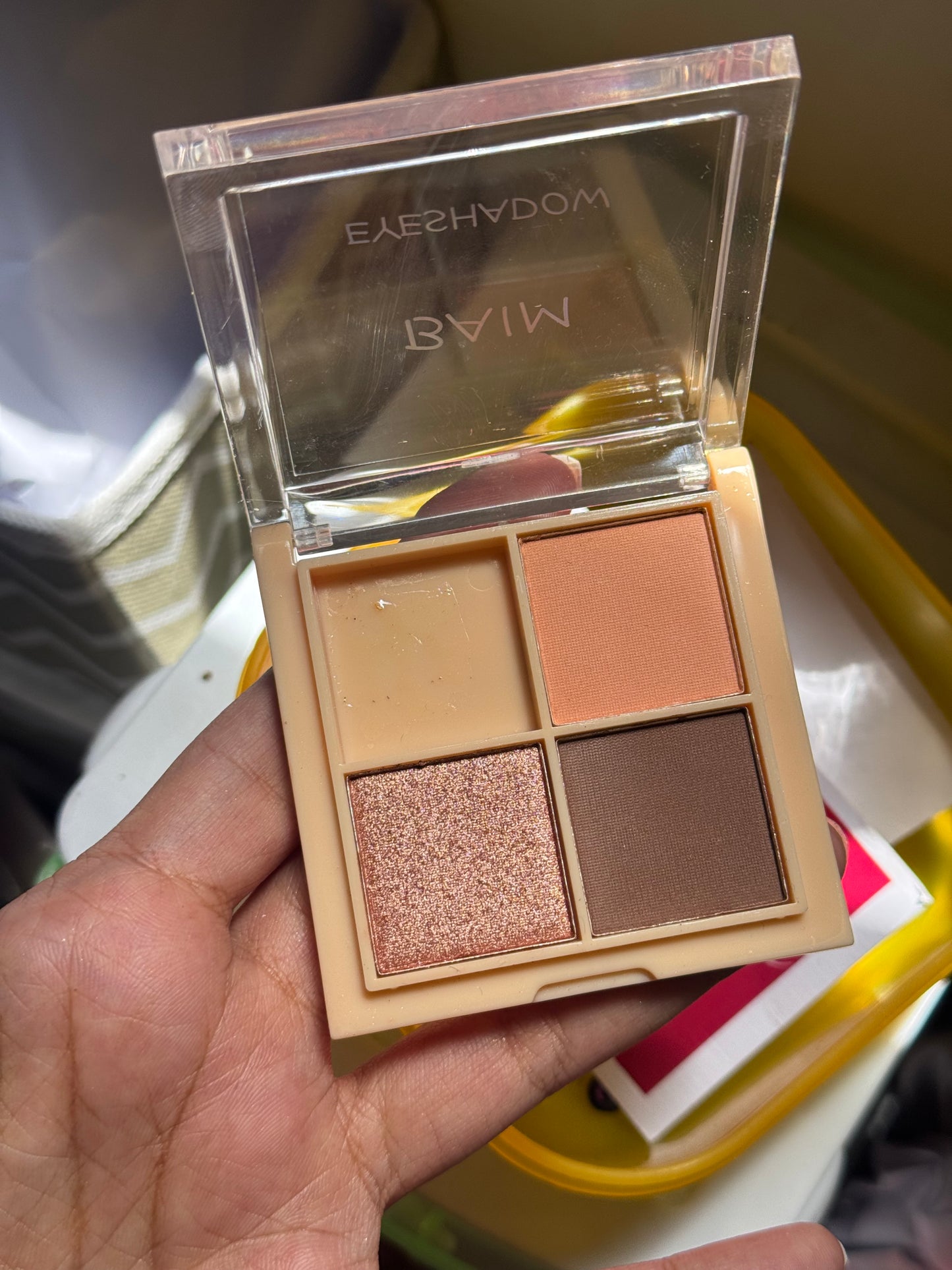 04 BAIM EYESHADOW PALETTE