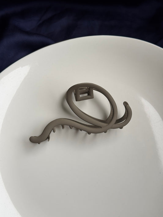 G136 METAL HAIR CLAW