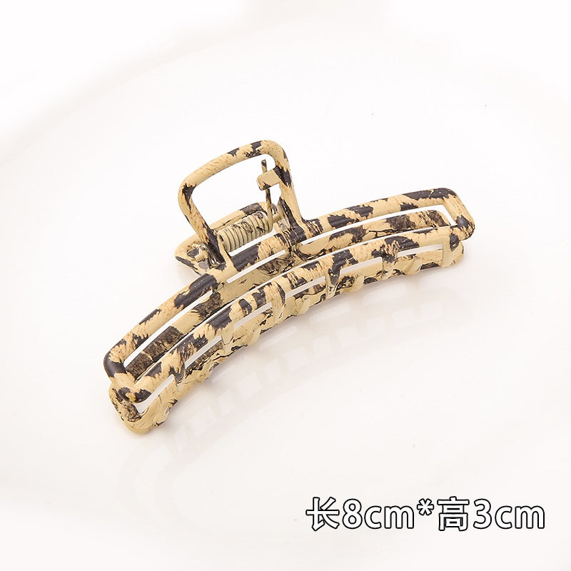 A24 SMALL METAL HAIR CLAW