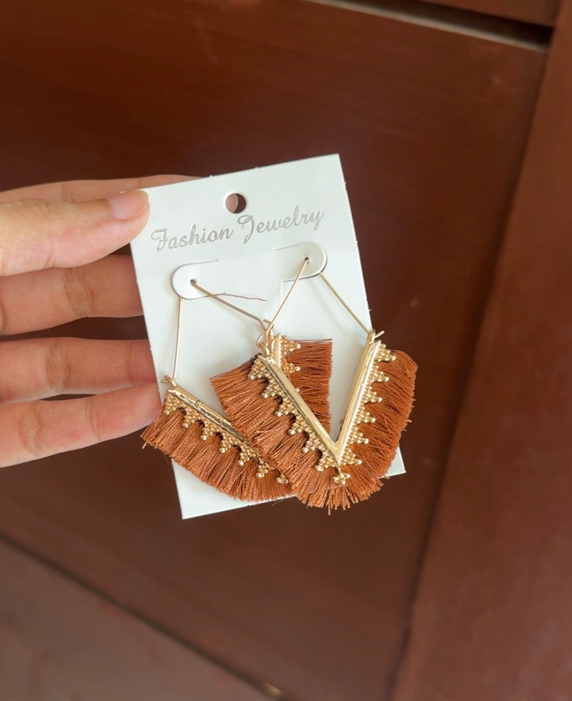 E185 EARRINGS