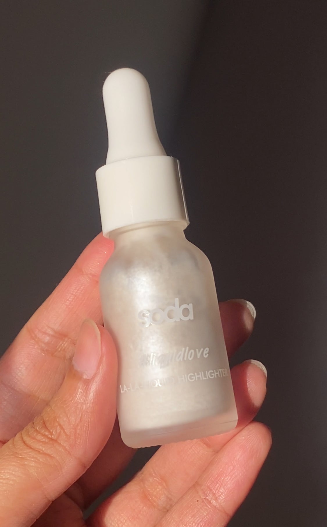 D SODA SILVER HIGHLIGHTER LIQUID GLITTER