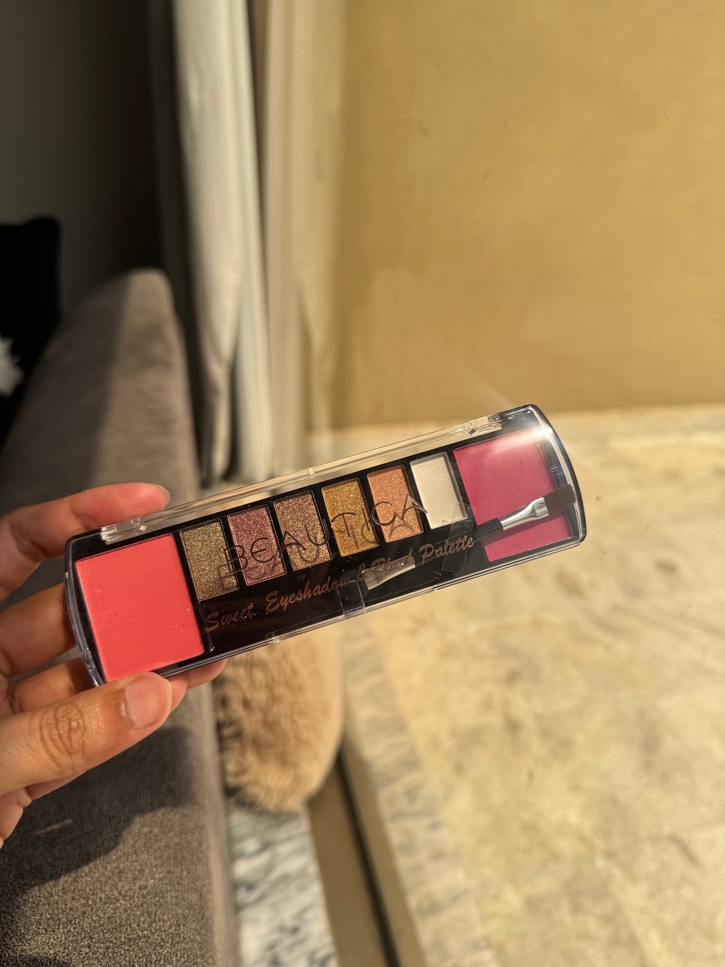 C225 EYESHADOW AND BLUSH PALETTE