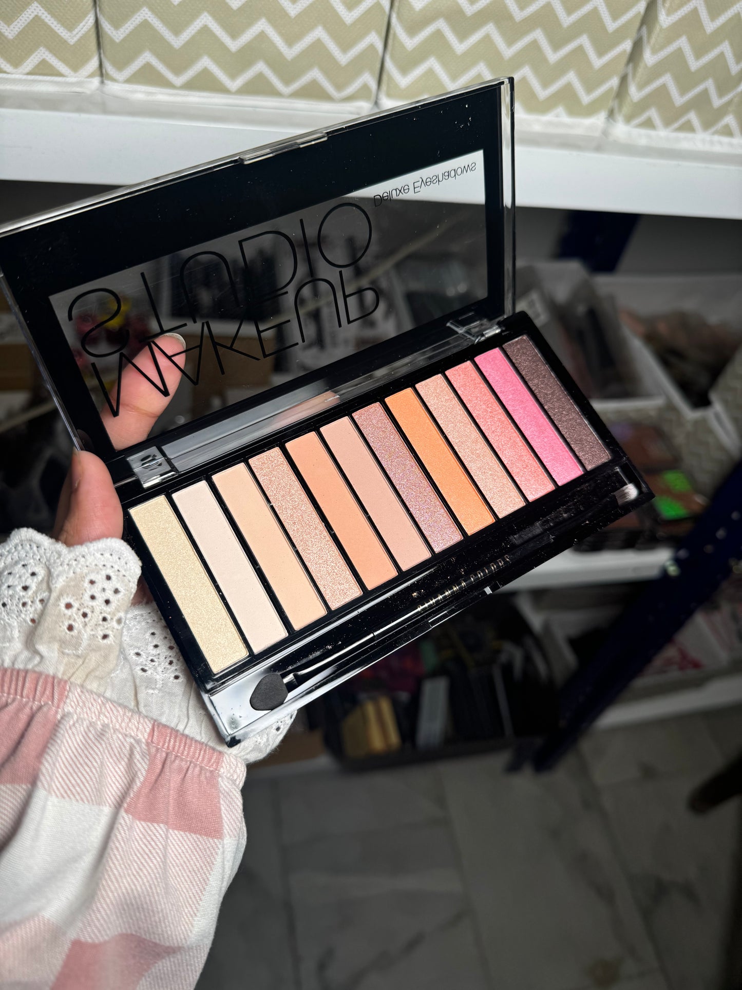01 DELUXE EYESHADOW PALETTE