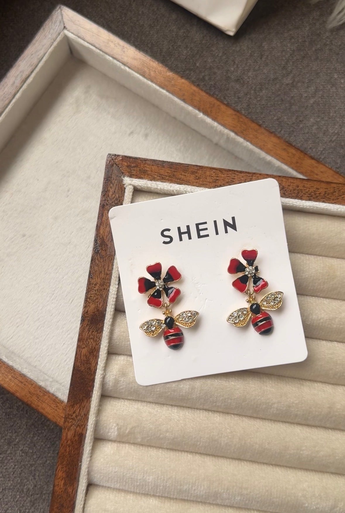 D158 EARRINGS
