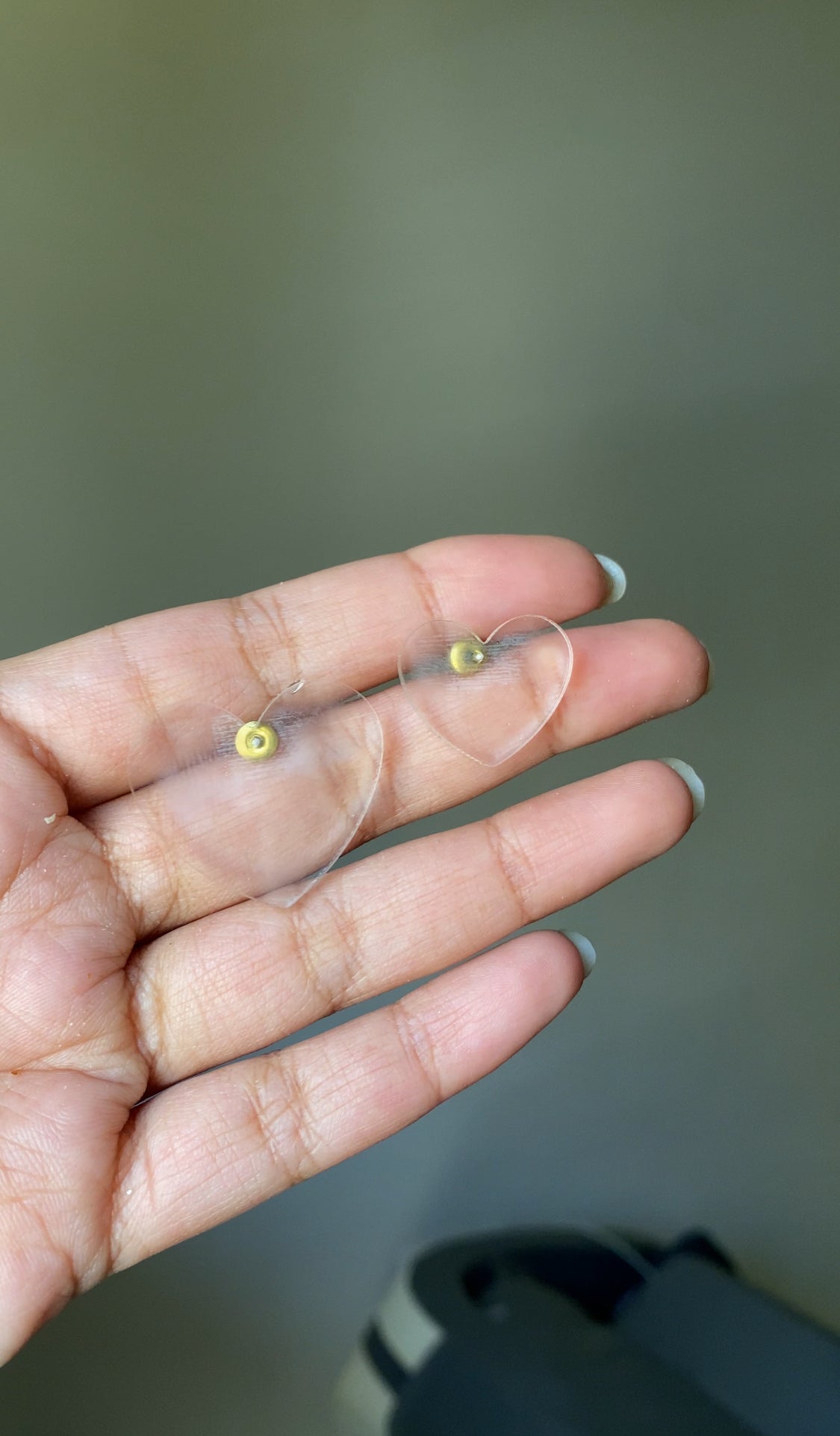 757 TRANSPARENT HEART EAR STUDS