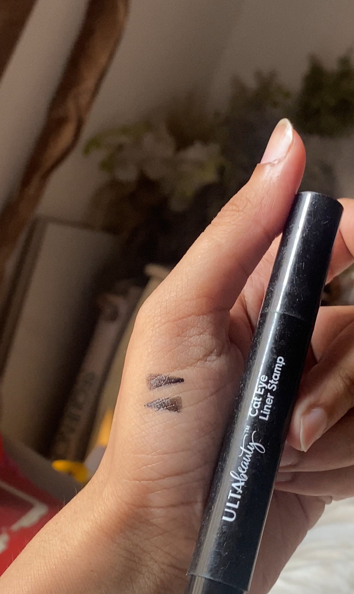 ULTA BEAUTY CAT EYE LINER STAMP