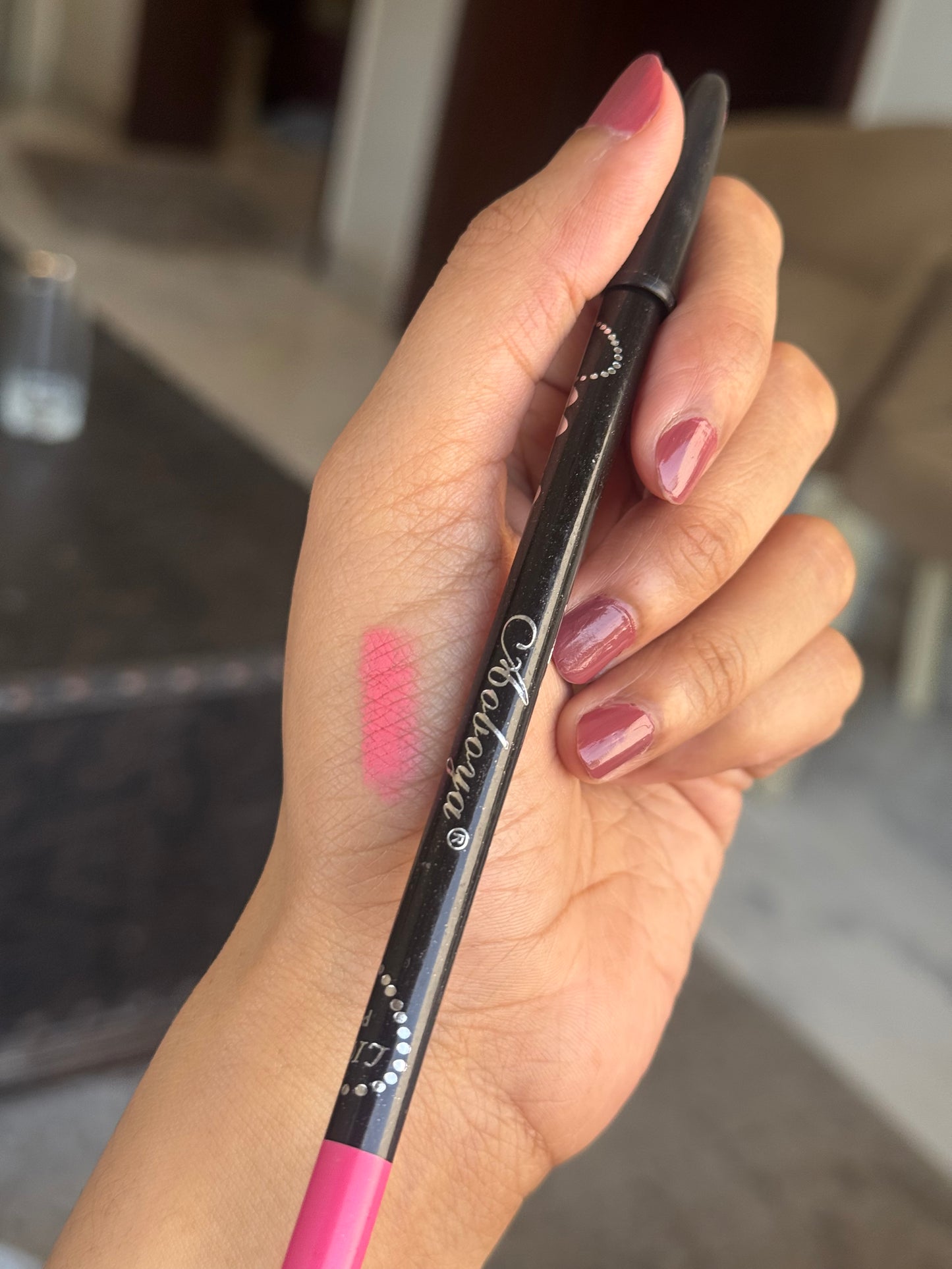 PINK LIP LINER