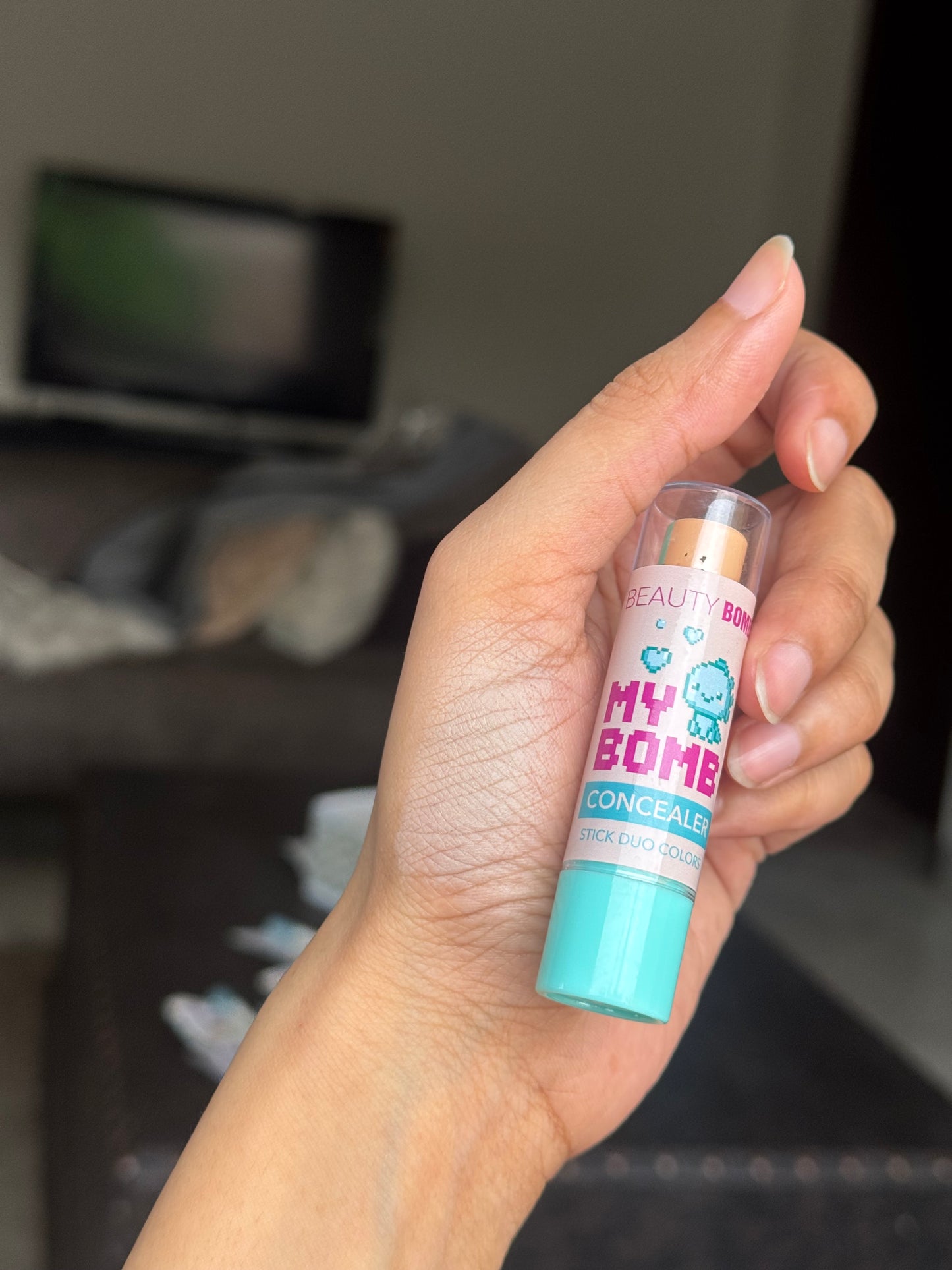 BEAUTY BOMBS CONCEALER IN SHADE 01