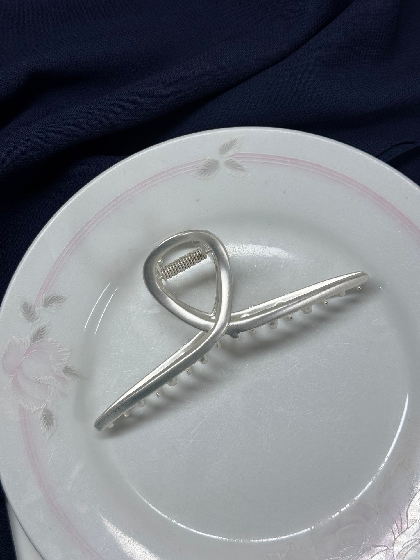A76 METAL HAIR CLAW