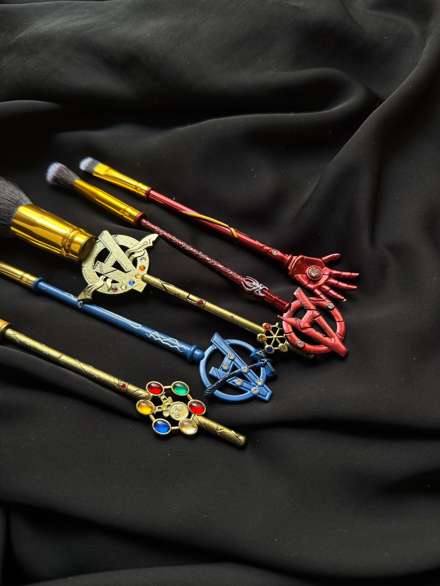 D38 AVENGERS METAL BRUSH SET