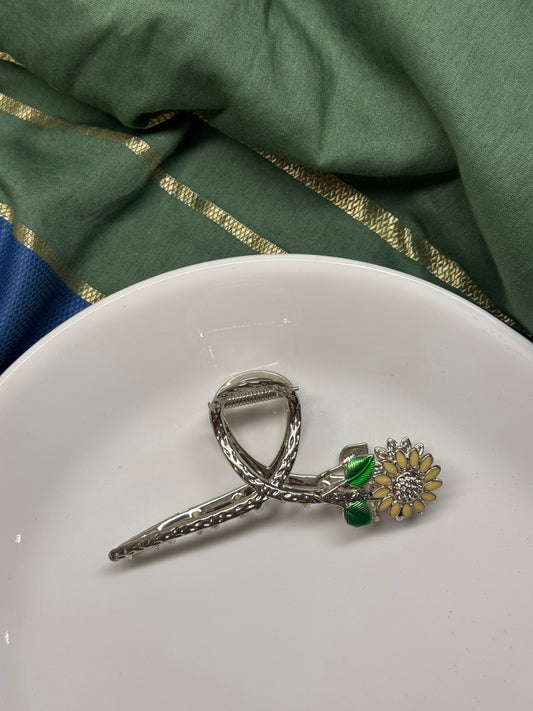 B74 BEIGE FLOWER METAL HAIR CLAW